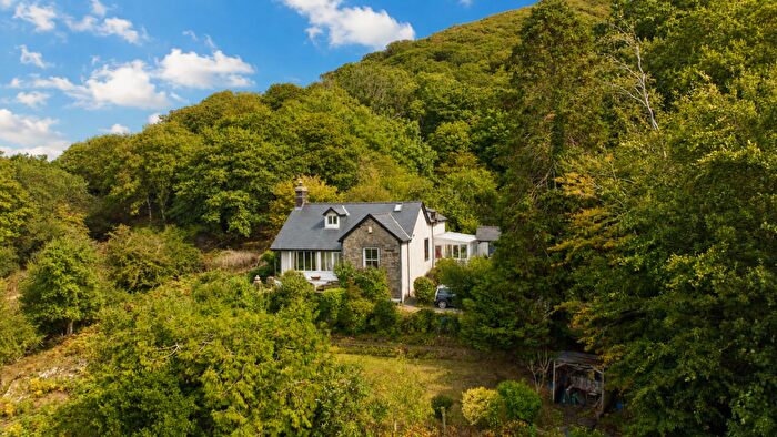 3 Bedroom Detached House For Sale In Talsarnau, LL47