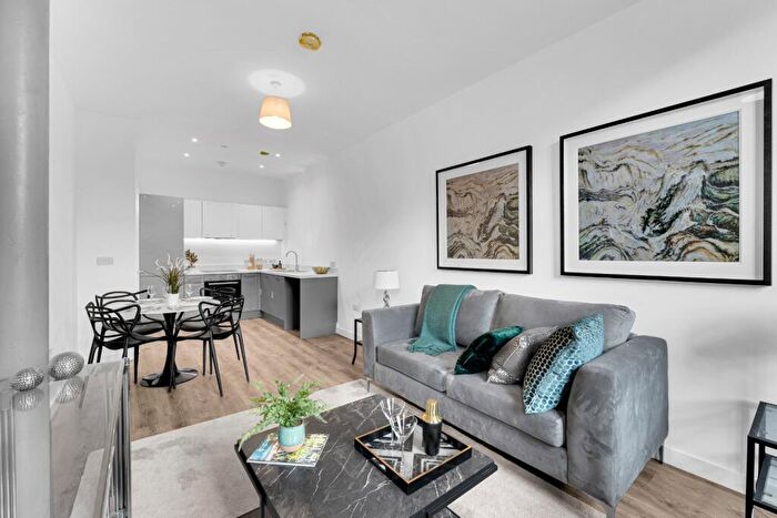 2 Bedroom Flat To Rent In Cotton Gardens, Bolton, Greater Manchester, BL1