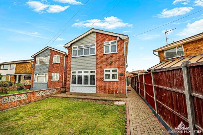 4 Bedroom Detached House For Sale In Hilberry Road, Canvey Island, SS8