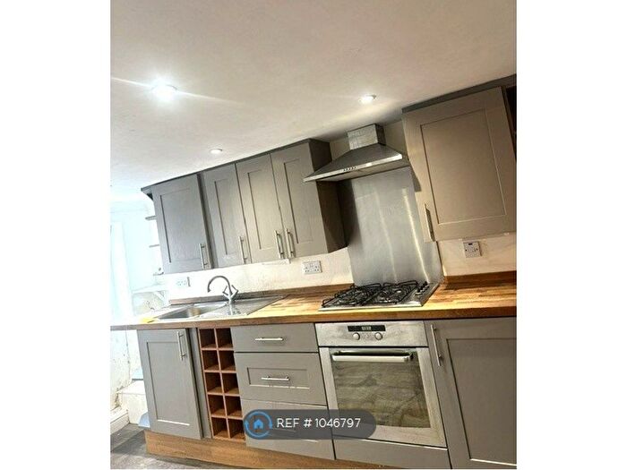 3 Bedroom Terraced House To Rent In Fremantle Place, Plymouth, PL2