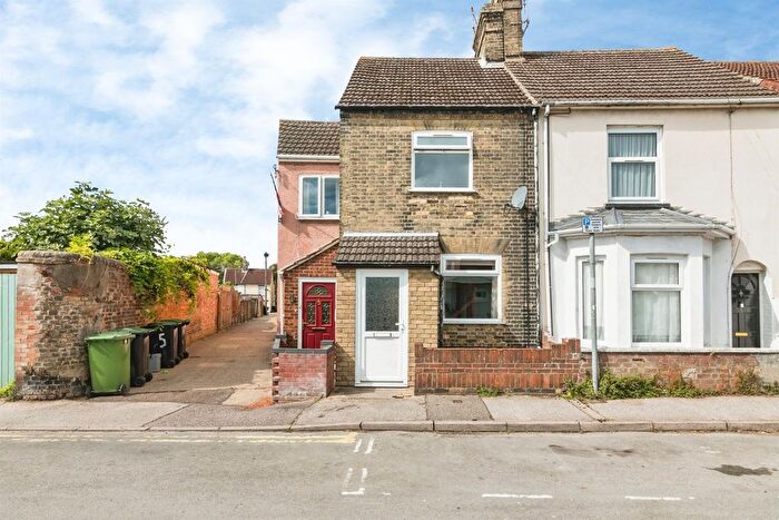 3 Bedroom End Of Terrace House For Sale In Water Lane, Lowestoft, NR32