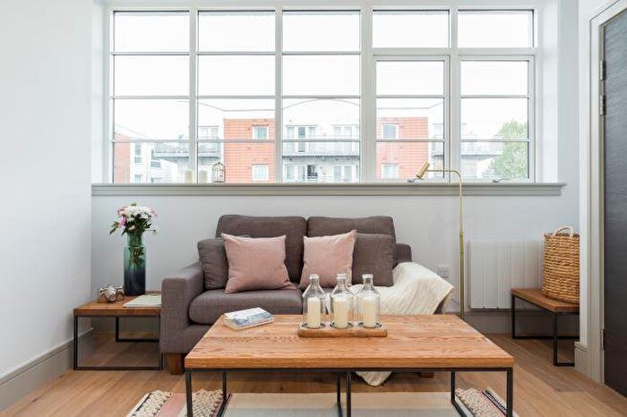 Studio To Rent In Cheviot House, Philpot Street, Tower Hamlets, London, E1