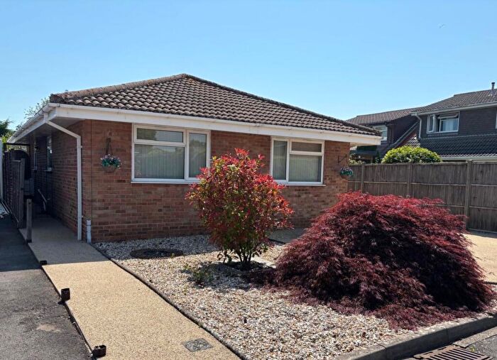 3 Bedroom Detached Bungalow For Sale In Clare Gardens, Langley, Southampton, Hampshire, SO45