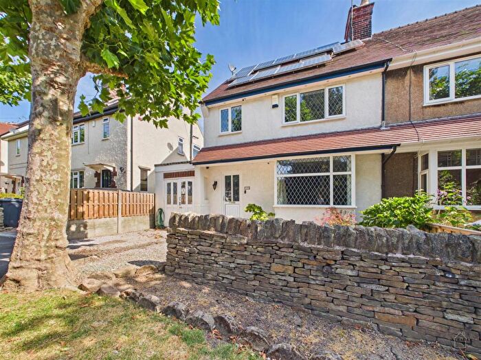 3 Bedroom Semi-Detached House For Sale In Rhodes Avenue, Newbold, S41