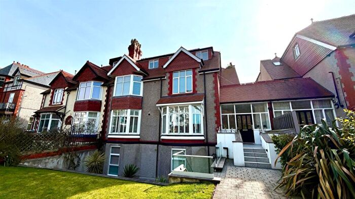 2 Bedroom Apartment For Sale In Abbey Road, Llandudno, LL30