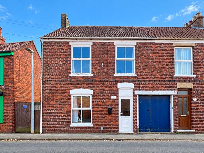 3 Bedroom End Of Terrace House For Sale In Seaside Road, Easington, Hull, HU12