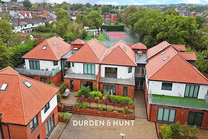 2 Bedroom Flat To Rent In Eden Avenue, Chigwell, IG7