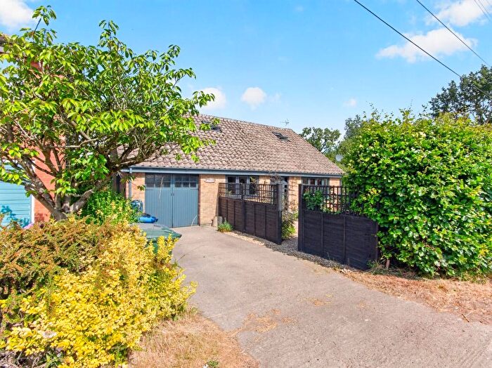 3 Bedroom Detached Bungalow For Sale In Main Street, Thorganby, York, YO19