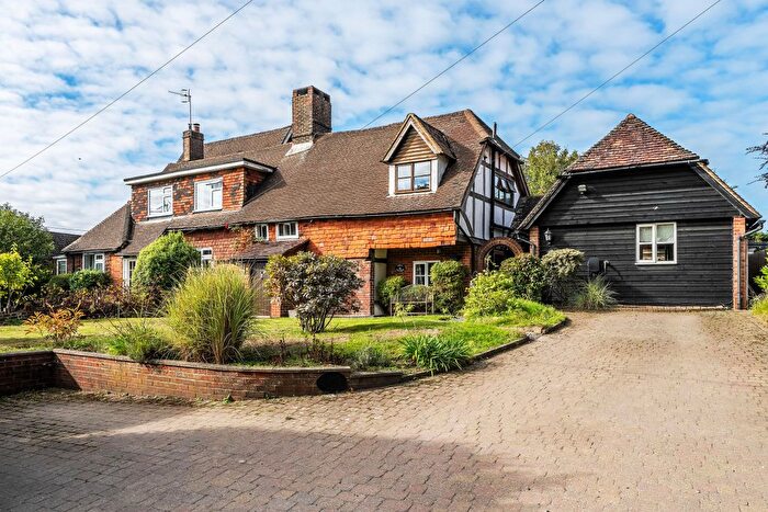 4 Bedroom Semi-Detached House For Sale In Chiddingstone Hoath, Edenbridge, Kent, TN8