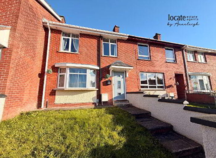 3 Bedroom Mid Terraced House For Sale In Galliagh Park, Derry, BT48