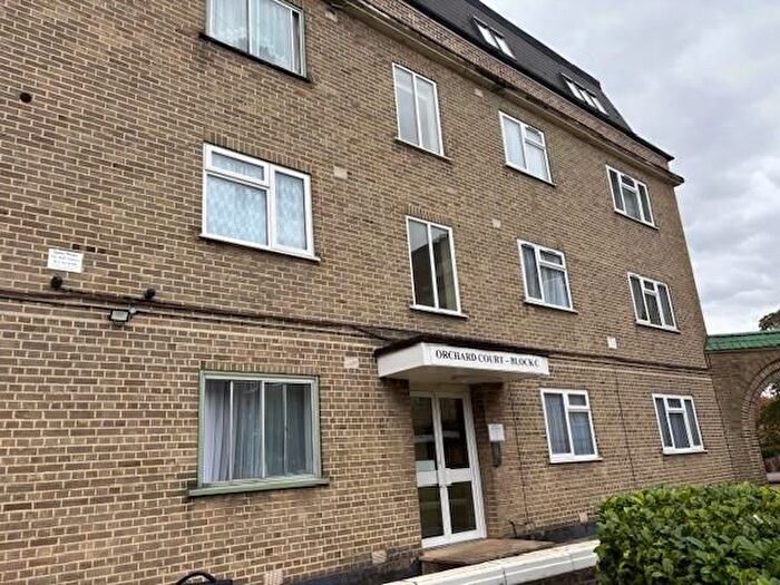 2 Bedroom Flat For Sale In Stonegrove, Edgware, HA8