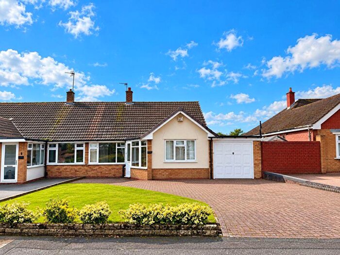 3 Bedroom Semi-Detached Bungalow For Sale In Whitecrest, Great Barr, Birmingham, B43
