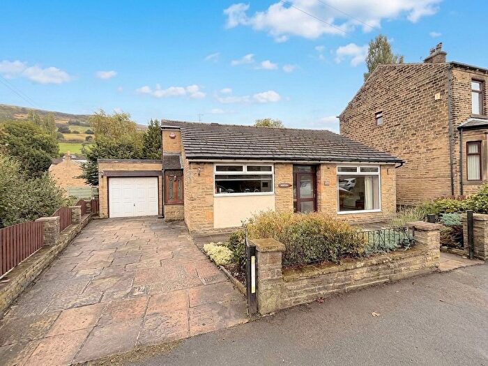 3 Bedroom Detached Bungalow For Sale In Shay Lane, Halifax, HX3