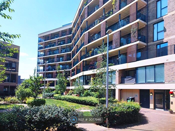 2 Bedroom Flat To Rent In Scena Way, London, SE5