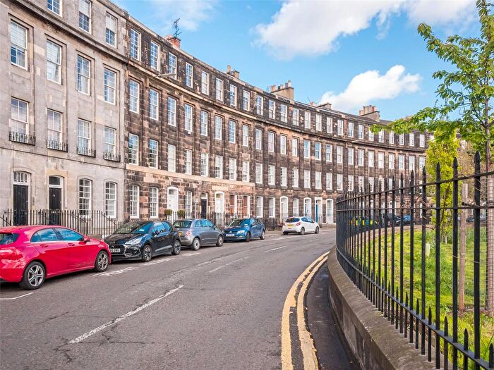 2 Bedroom Flat To Rent In Gardners Crescent, Edinburgh, EH3