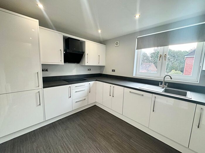 2 Bedroom Flat To Rent In Middlewood Drive East, Sheffield, S6