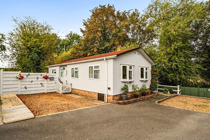 2 Bedroom Mobile/park Home For Sale In Ebor Park, Appleton Roebuck, York, North Yorkshire, YO23