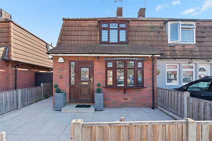 2 Bedroom Semi-Detached House For Sale In Walton Road, Romford, RM5