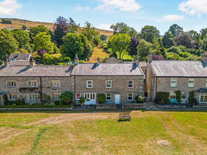 4 Bedroom Character Property For Sale In Moorside, West Burton, Leyburn, North Yorkshire, DL8