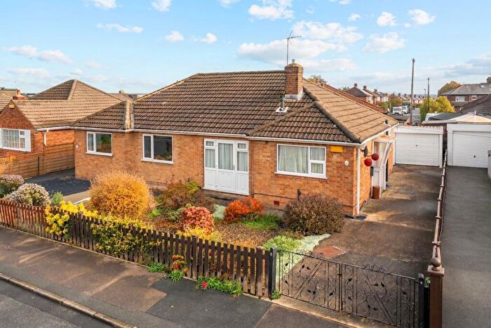 2 Bedroom Semi-Detached Bungalow For Sale In Redhill Road, Harrogate, HG1