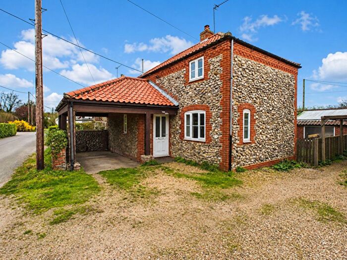 2 Bedroom Detached House For Sale In Old Turnpike Road, Roughton, NR11