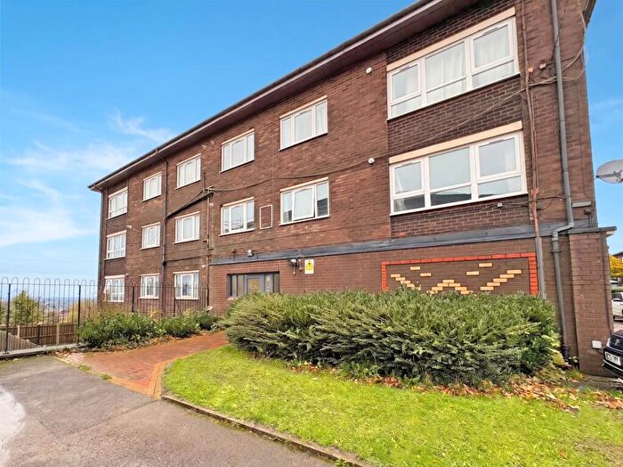 2 Bedroom Flat To Rent In Longfellow Crescent, Moorside, OL1