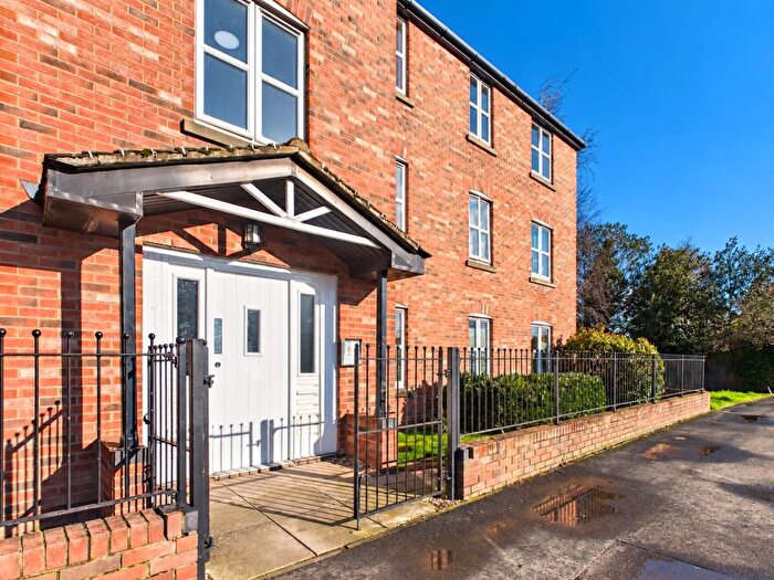 2 Bedroom Flat To Rent In Vestry Gardens, GL4