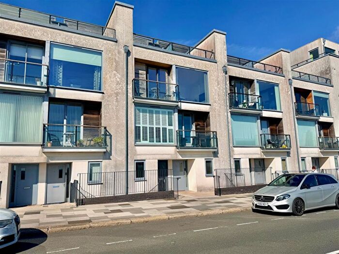 4 Bedroom Town House For Sale In Millbay Road, Plymouth, PL1