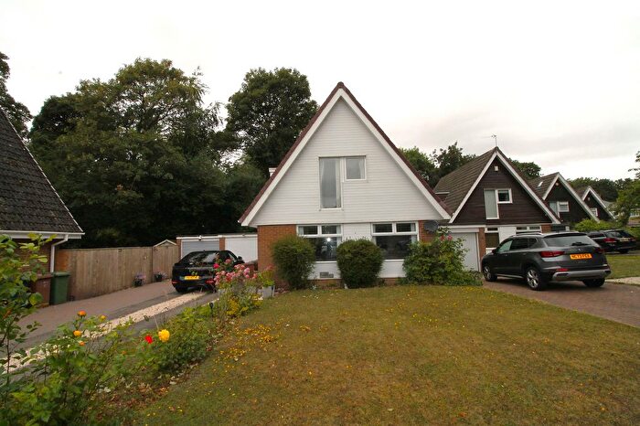 3 Bedroom Detached House For Sale In Alderwood, Harraton, Washington, NE38
