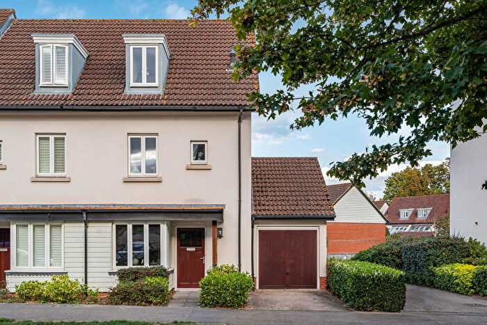 3 Bedroom End Of Terrace House For Sale In Macdowall Road, Guildford, GU2
