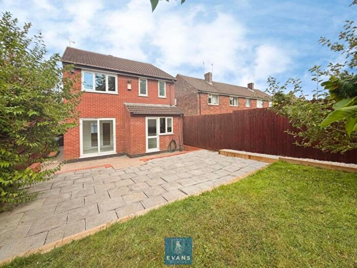 3 Bedroom Detached House For Sale In Beake Avenue, Whitmore Park, Coventry, CV6
