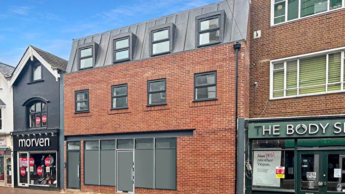 1 Bedroom Flat To Rent In High Street, Aylesbury, HP20