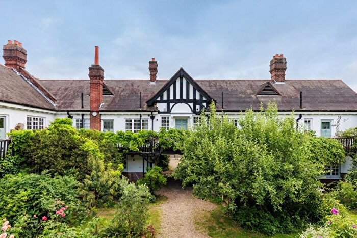 Apartment To Rent In Herne Hill, SE24