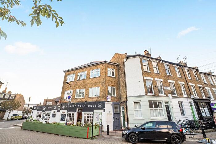 2 Bedroom Flat For Sale In Aldensley Road, Brackenbury Village, Hammersmith, W6