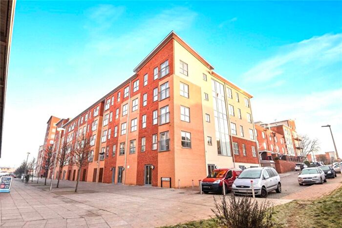 2 Bedroom Flat For Sale In Englefield House, Moulsford Mews, Reading, Berkshire, RG30