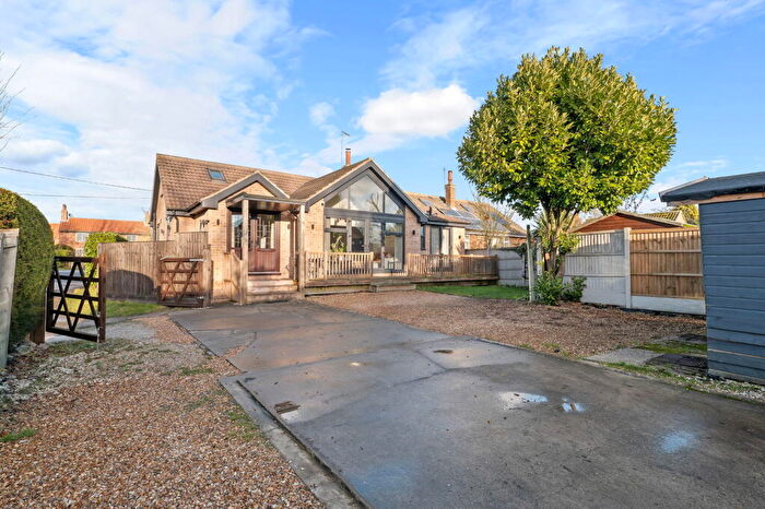 4 Bedroom Semi-Detached House For Sale In First Bungalow, Amen Corner, Caunton, NG23