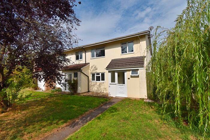 3 Bedroom End Of Terrace House To Rent In Monmouth, NP25
