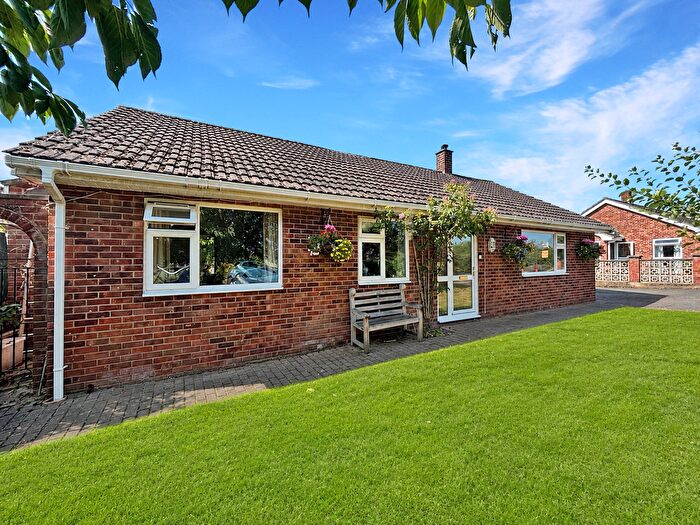 4 Bedroom Detached Bungalow For Sale In Northwood Green, Spacious Detached Bungalow, GL14