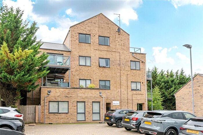 2 Bedroom Apartment For Sale In Hillier Court, Well Grove, London, N20