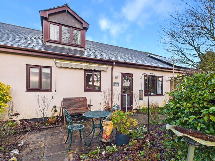 2 Bedroom Retirement Property For Sale In Orchard Cottages, Tavistock, PL19