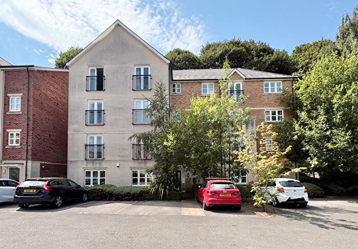 2 Bedroom Flat To Rent In Montgomery Avenue, Far Headingley, Leeds, LS16