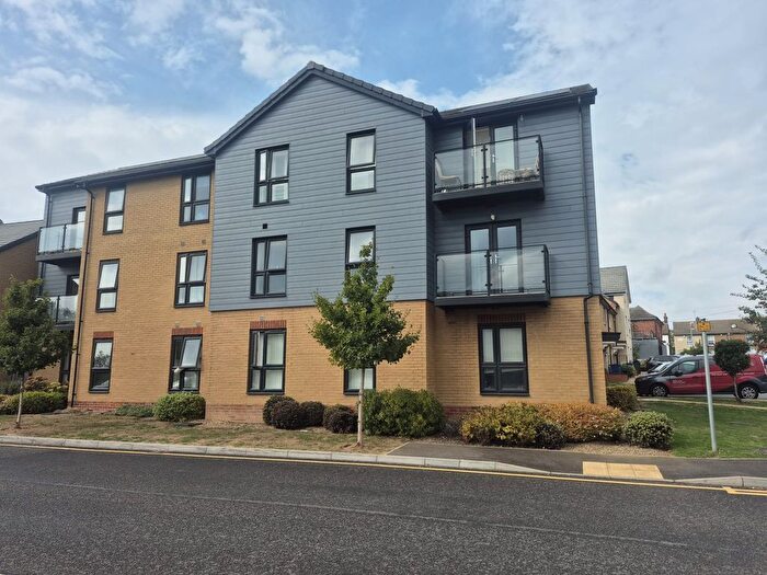 2 Bedroom Flat For Sale In , Lywood Drive, Sittingbourne, Kent, ME10