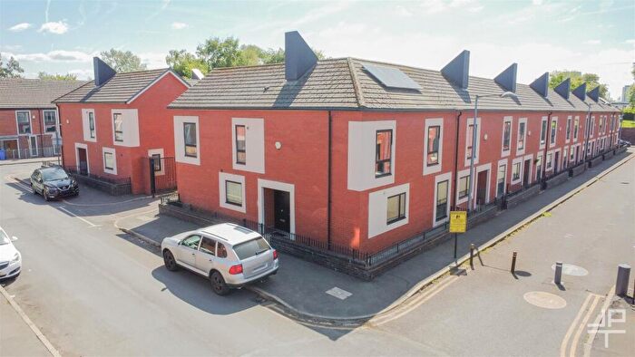 3 Bedroom End Of Terrace House For Sale In Field Street, Salford, Manchester, M6