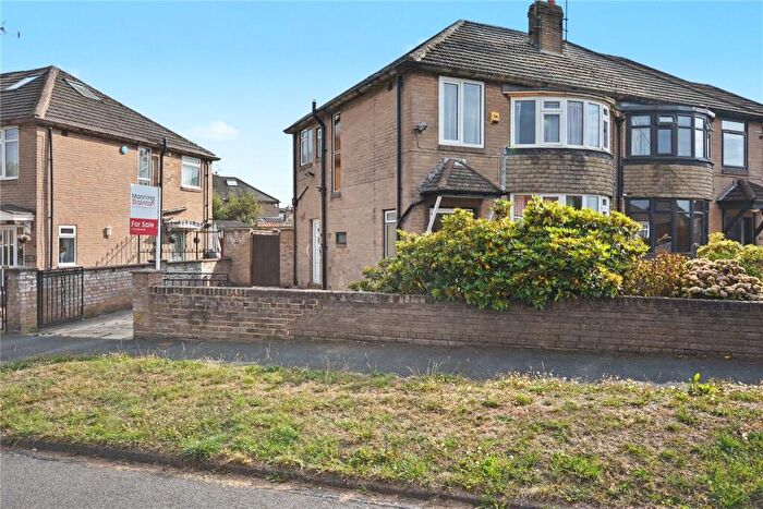 3 Bedroom Semi-Detached House For Sale In Kennerleigh Avenue, Leeds, West Yorkshire, LS15