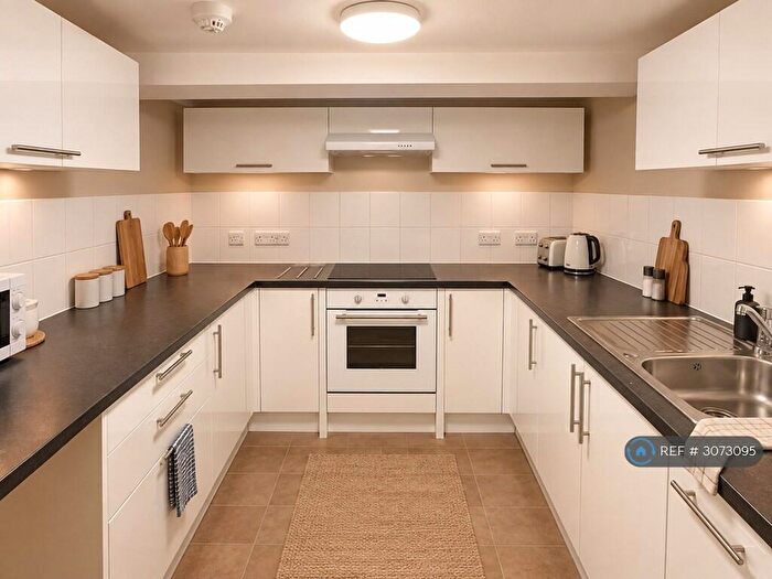 4 Bedroom Maisonette To Rent In Stokes Croft, Bristol, BS1