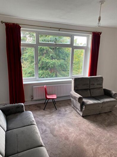 2 Bedroom Flat To Rent In Dormers Wells House, Larch Crescent, Hayes, UB4
