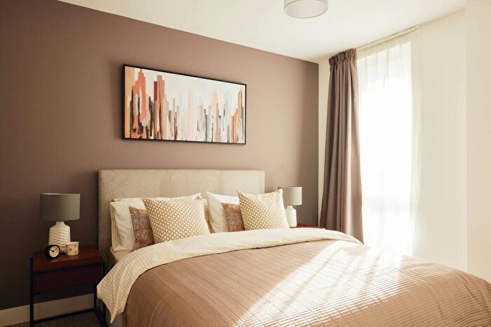 2 Bedroom Apartment To Rent In Park Square, Avebury Boulevard, Milton Keynes, MK9