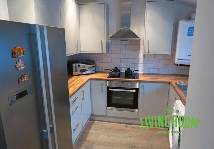 6 Bedroom House To Rent In Colum Road, Cathays, Cardiff, CF10