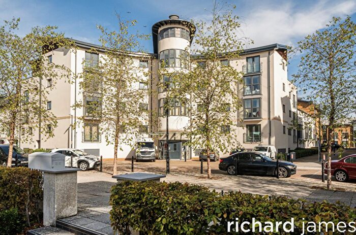 2 Bedroom Flat For Sale In Holly Court, Pasture Drive, Swindon, SN1