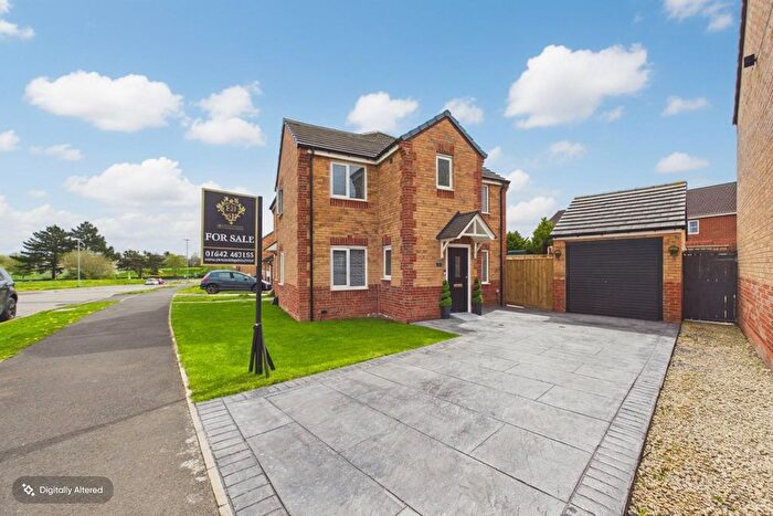 3 Bedroom Semi-Detached House For Sale In Kingsbridge Crescent, Middlesbrough, TS5